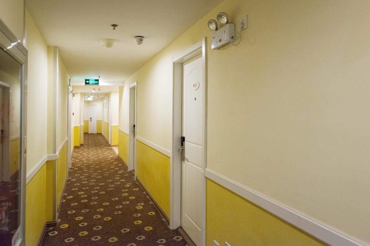 Home Inn Shanghai Century Park Екстер'єр фото