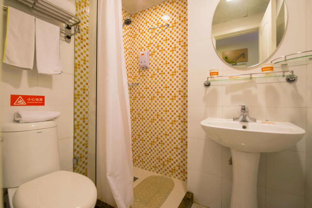 Home Inn Shanghai Century Park Екстер'єр фото