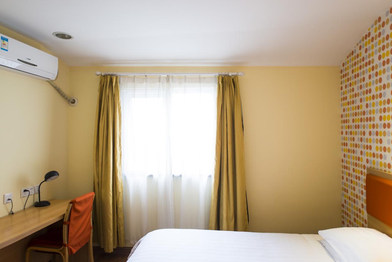 Home Inn Shanghai Century Park Екстер'єр фото