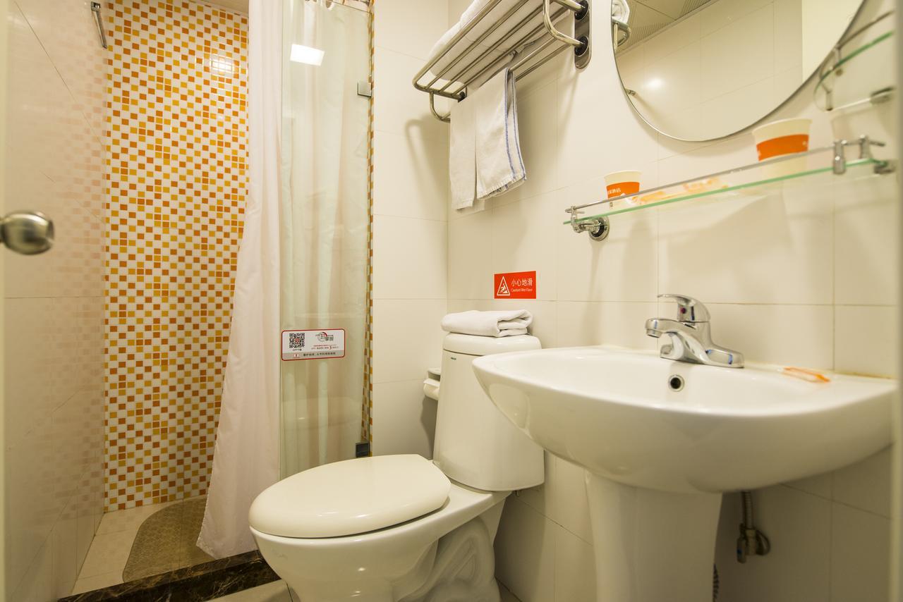 Home Inn Shanghai Century Park Екстер'єр фото