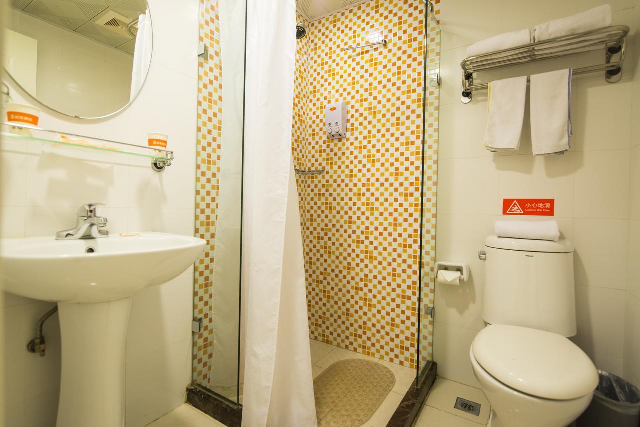 Home Inn Shanghai Century Park Екстер'єр фото