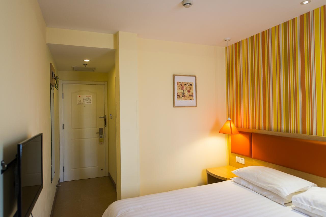 Home Inn Shanghai Century Park Екстер'єр фото