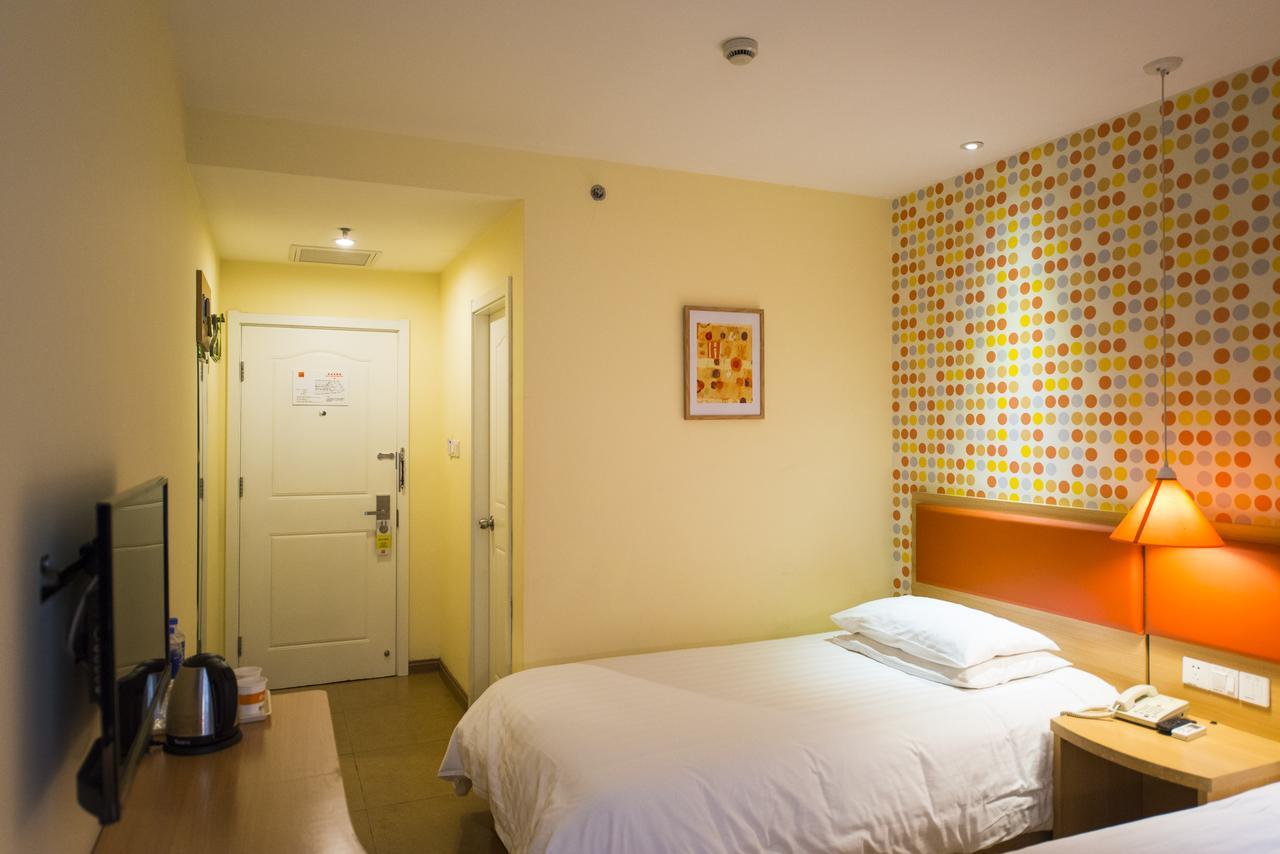 Home Inn Shanghai Century Park Екстер'єр фото