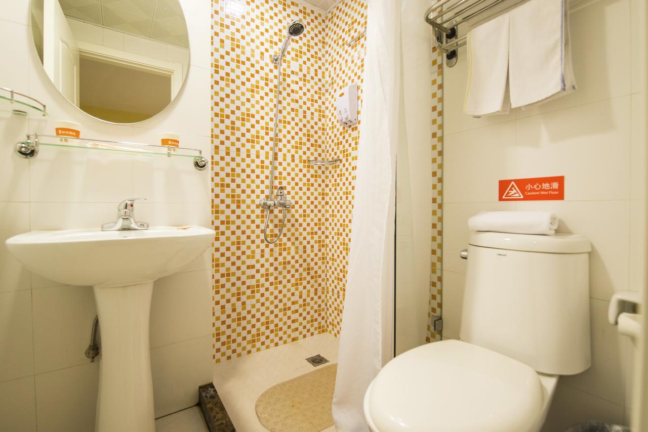 Home Inn Shanghai Century Park Екстер'єр фото
